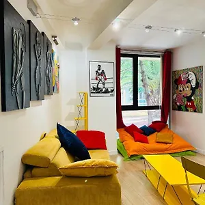 Pop Artiste Configure En Galerie Dart A 200 M Du Centre Avec Parking Prive Et Securise Gratuit Dans Copropriete Avignone